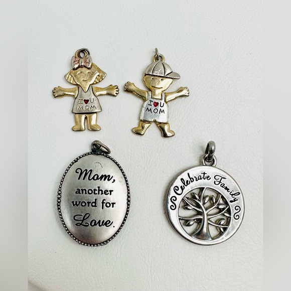 Family Mom Love Pendant 4 Piece Lot - Picture 3 of 5